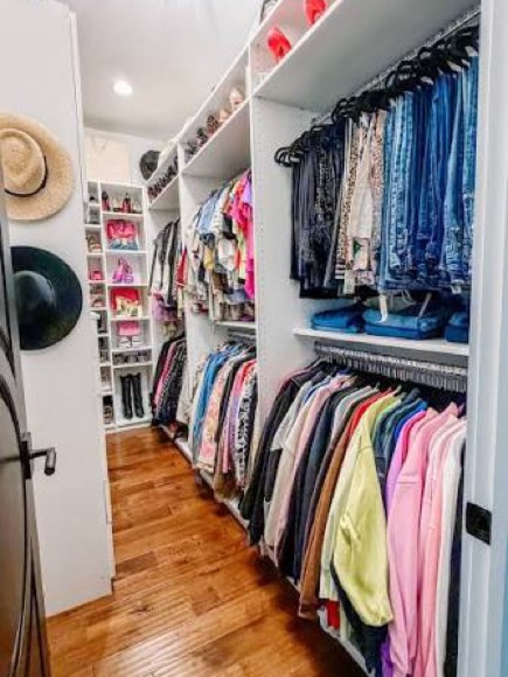 Clothing Name brand RVCA, MAHINA, VOLCOM ROXY, LEVIS AMERICAN EAGLE VICTORIAS SE